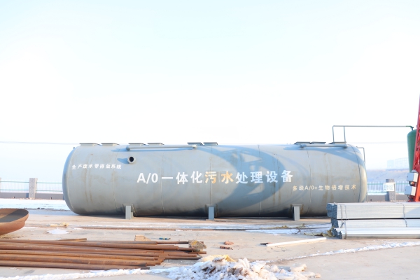一體化污水處理設(shè)備的厭氧反應器的怎樣工作的？