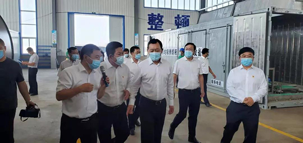 朝陽市委副書記、市長謝衛(wèi)東蒞臨一諾環(huán)保產(chǎn)業(yè)園考察并指導工作